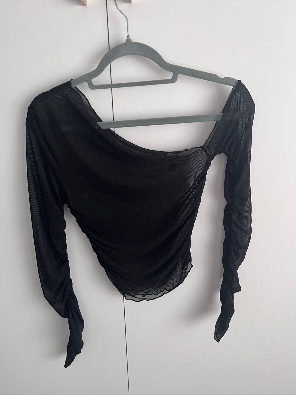 Black and white Sheer Long-Sleeve Draped Women's Top